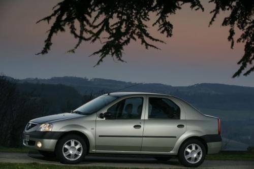 Dacia Logan znakomicie sprzedaje się w Rumunii, gdzie jest produkowana. Pojazd wykorzystuje niektóre podzespoły Renault.