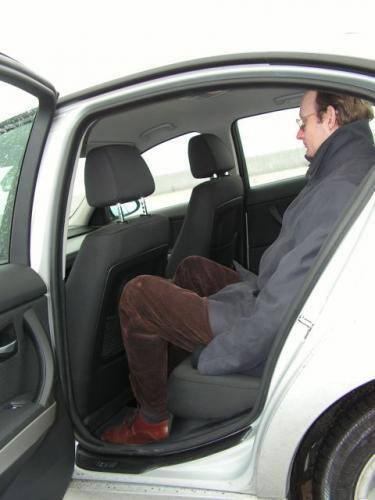 Fot. R.Polit: Wysokie osoby siedzące na tylnej kanapie BMW 3 mogą odczuwać brak miejsca nad głową.
