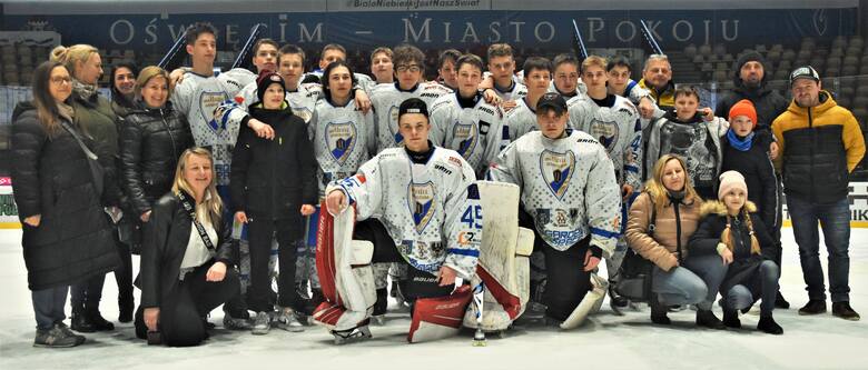 W Oświęcimiu rozegrano finał hokejowej Ligi Karpackiej Młodzików (U-16). Wygrał MOSM Tychy, a gospodarze, UKH Unia Oświęcim, zajęli piąte miejsce.