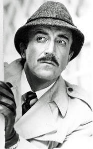 Peter Sellers jako inspektor Clouseau w filmie "Różowa pantera"