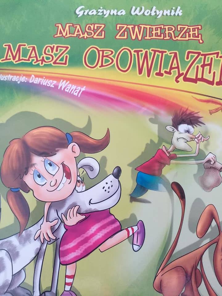 Miłośnicy zwierząt z Łowicza rozdają książeczki "Masz zwierzę - masz obowiązek" [ZDJĘCIA]