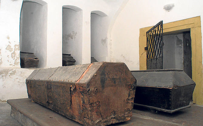 Krypta grobowa pod kaplicą Oświęcimów w Krośnie
