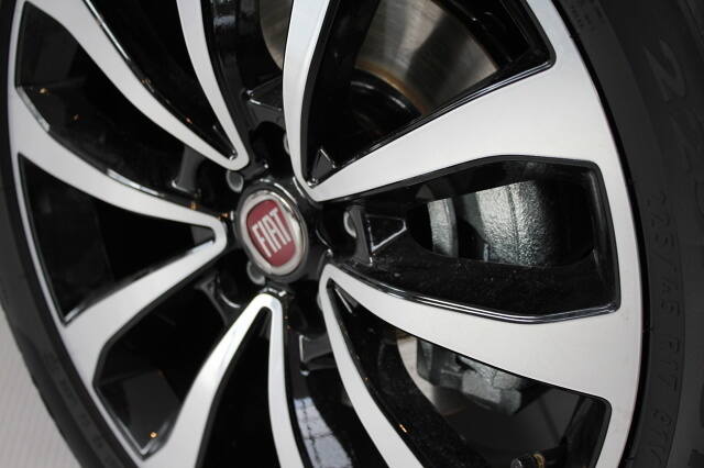 Nowy Fiat TipoSprzedaż nowego Fiata Tipo już się rozpoczęła. Największym atutem kompaktowego sedana jest optymalnie skalkulowana ceną. Bazową wersję