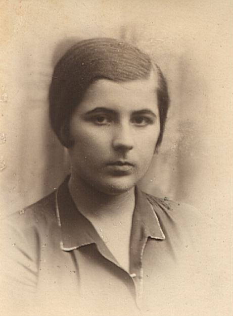 <strong>Stefania Kossowska</strong> - pisarka, mistrzyni krótkich form, po wojnie redaktorka londyńskich „Wiadomości”, nazywana „Lady polskiego Londynu”, w Śniatynie przeszła granicę polsko-rumuńską we wrześniu 1939 rok 