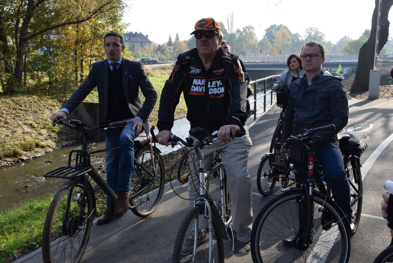 Rybnik: Na rowerze z prezydentem, czyli 2,5 km wzdłuż Nacyny. Tak się chwalą nową trasą