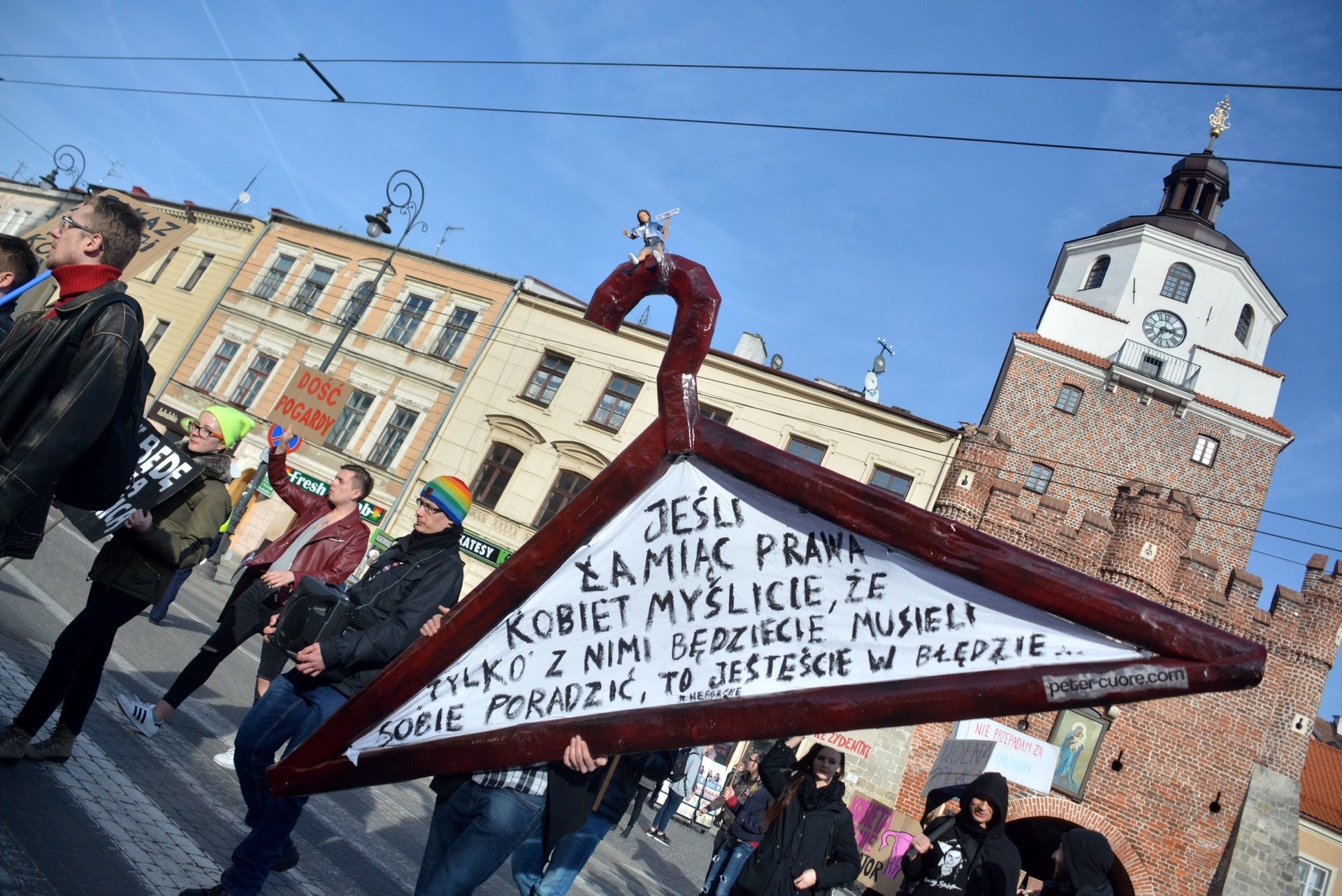 Pierwsza Manifa w Lublinie Kilkaset os³b wyszÅ‚o protestowaÄ‡ "Przeciw przemocy wÅ‚adzy" ZDJÄ˜CIA 3 15 12