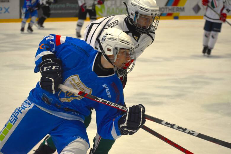 Hokej, juniorzy młodsi (U-18); UKH Unia Oświęcim - AH Legia Warszawa 18:0