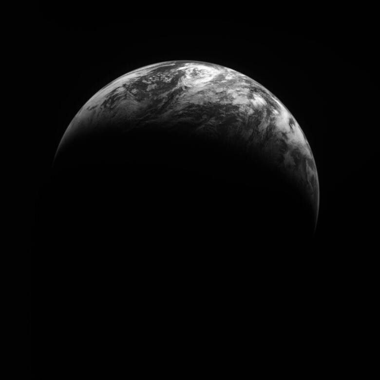 Zdjęcie Ziemi z perspektywy księżyca