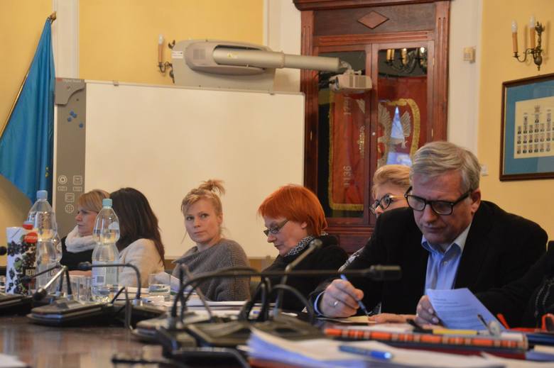 Burmistrz Łowicza podjął decyzję w sprawie likwidowanych gimnazjów (Zdjęcia)