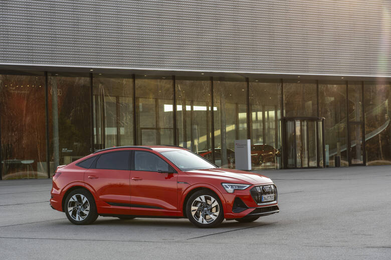 Audi e-tron SportbacAudi e-tron Sportback to SUV coupé oferujący nawet 300 kW mocy i zasięg do 442 kilometrów na jednym ładowaniu akumulatora. Fot.