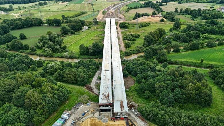 Budowa konstrukcji mostu nad Wisłą zakończyła się w marcu