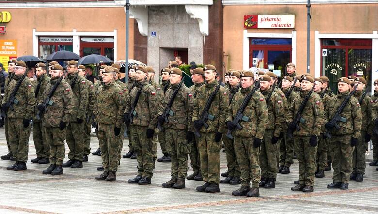 Na Rynku w Trzebini odbyła się uroczysta przysięga wojskowa żołnierzy 11 Małopolskiej Brygady Obrony Terytorialnej. Poza ceremonią ślubowania organizatorzy