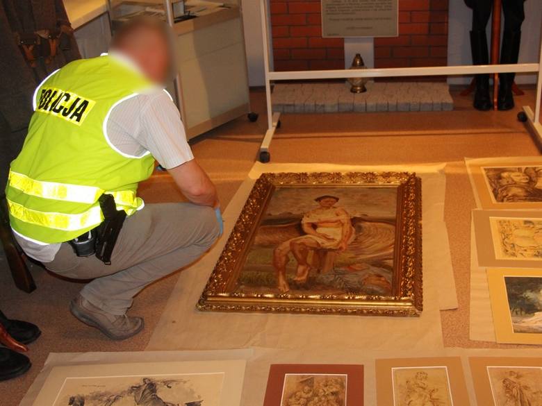 Policjanci odzyskali 80 obrazów, szkiców i grafik