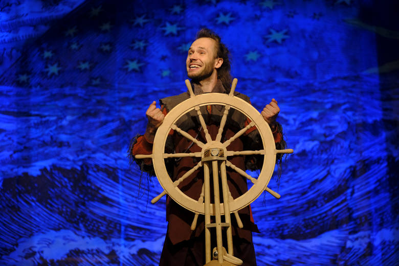 Premiera „Robinsona Crusoe” w Baju Pomorskim odbyła się 18 czerwca. Przed wakacjami spektakl będzie grany 20 i 21 czerwca.