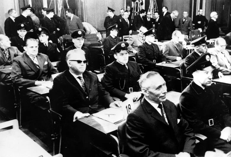 Victor Capesius na sądli sądowej w 1963 r.