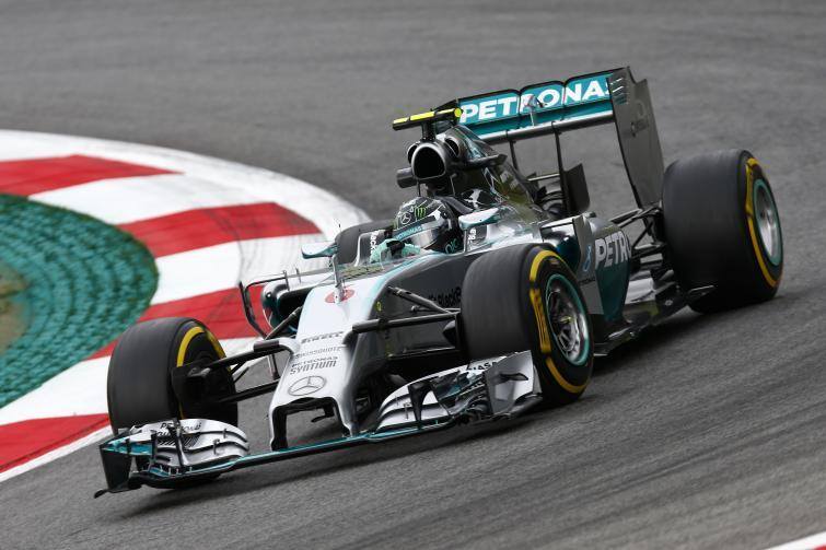 Nico Rosberg (Mercedes GP) wygrał w GP Austrii i umocnił się na prowadzeniu w mistrzostwach