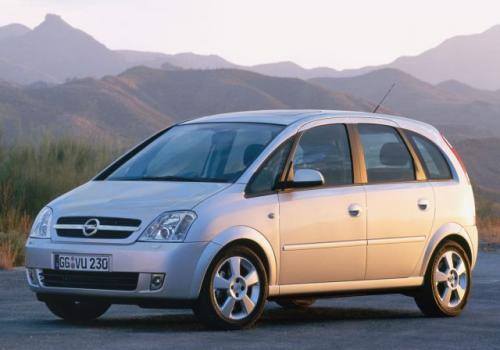 Fot. Opel: Opel stał się potęgą w produkcji vanów różnej wielkości. Model Meriva wykorzystuje płytę podłogową Corsy i długością jest zbliżony do Mat