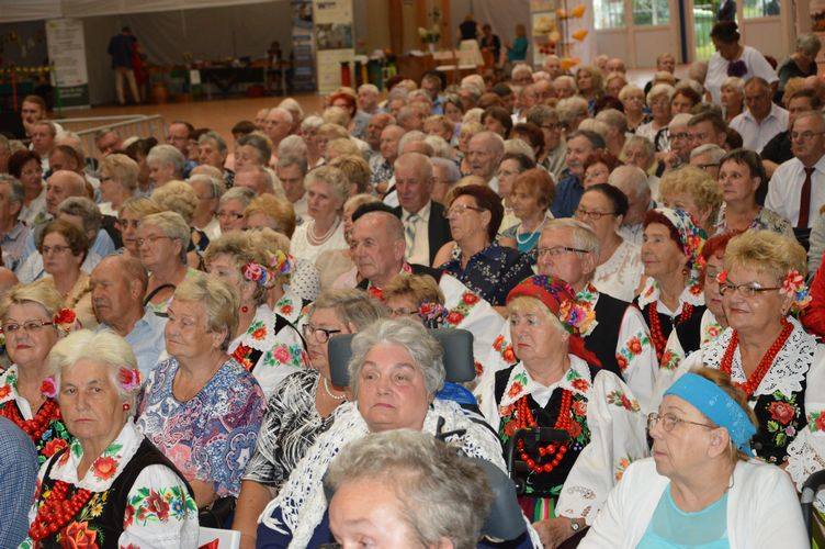 Seniorzy z regionu spotkali się w Skierniewicach [ZDJĘCIA]