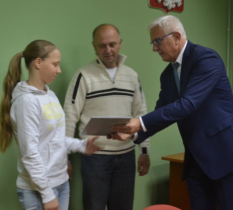 Nagrody młodym sportowcom wręczył prezydent Nowej Soli Wadim Tyszkiewicz