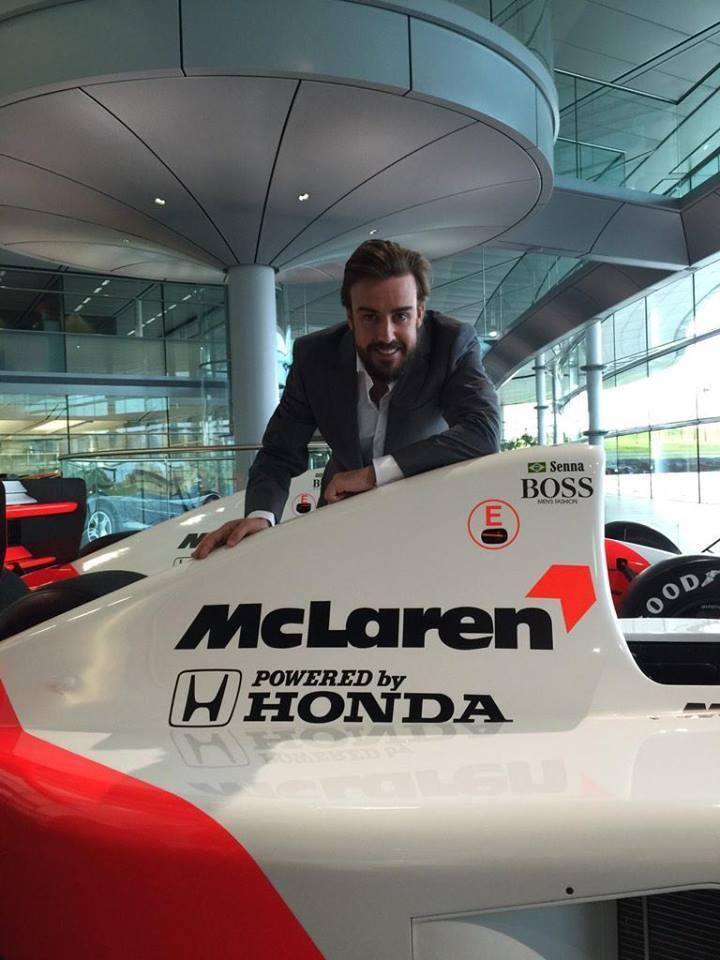 Fernando Alonso z bolidem McLarena / Fot. McLaren