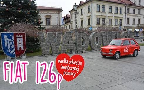 Ten czerwony fiat będzie "gwiazdą" tegorocznego finału WOŚP na rynku w Wadowicach