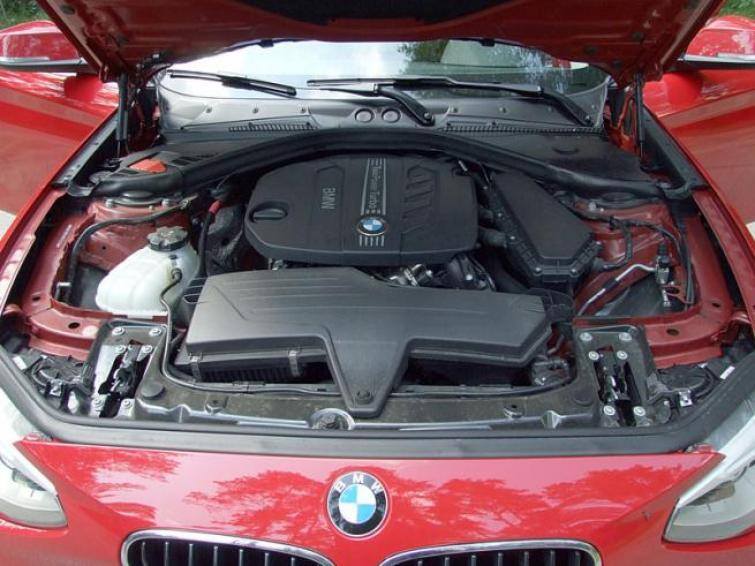 BMW 118d z dwulitrowym turbodieslem N47D20, wyposażonym w układ wtrysku bezpośredniego common rail