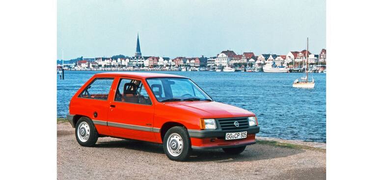 Opel Corsa Premiera Opla Corsy w 1982 roku zrewolucjonizowała klasę małych samochodów, a obecnie w sprzedaży jest już szósta generacja modelu.Fot. O