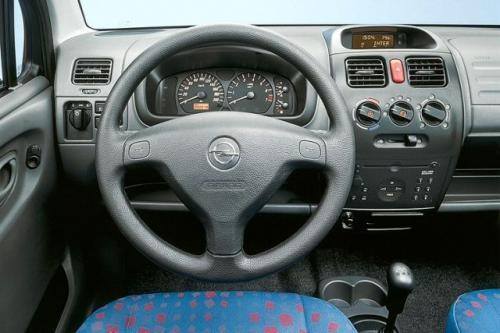 Fot. Opel: Wnętrze pojazdu.