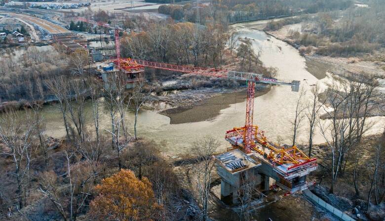 Bez opóźnień trwa budowa mostu nad Sołą w Oświęcimiu