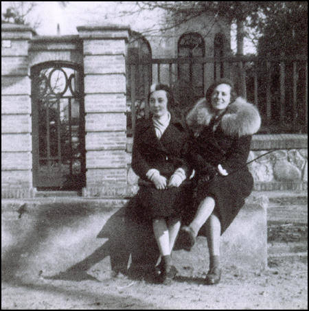 Wiera i Maria Orłow w 1937 r.