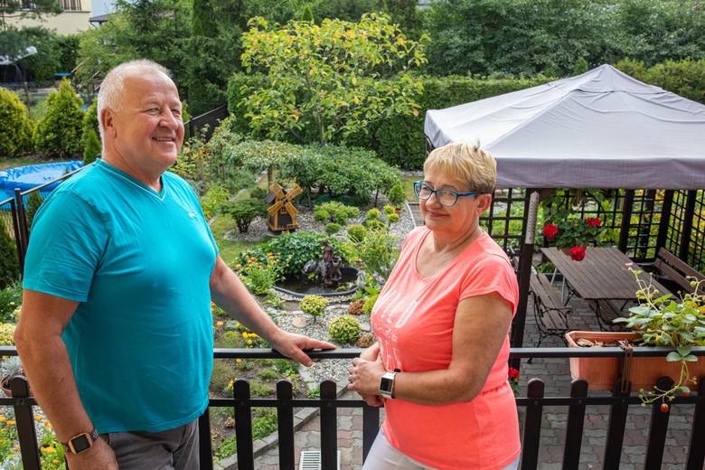 Państwo Marek i Grażyna Reszkowscy o ogród na Piaskach dbają wspólnie od trzydziestu lat.