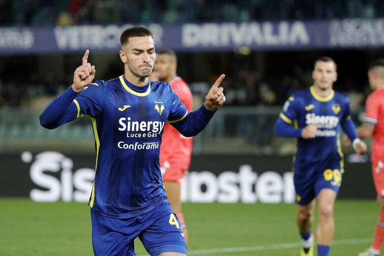 Diego Coppola (Hellas) świętuje zdobycie zwycięskiej bramki w meczu z Udinese.