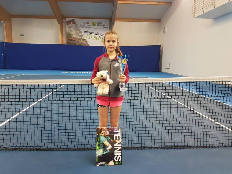 Brak sponsora może zakończyć karierę młodziutkiej tenisistki Dominiki Podhajeckiej [WIDEO, FOTOSTORY]