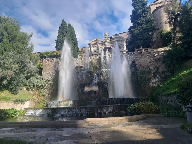 Piękny ogród we Włoszech