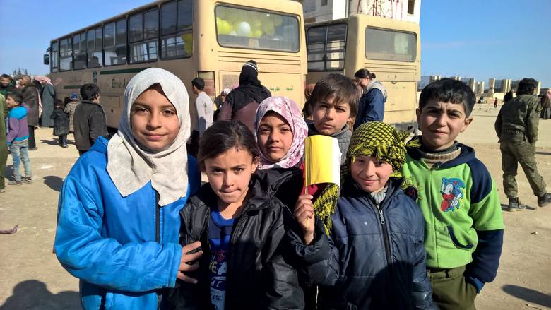 Dzieci z Aleppo. Według niektórych - to już pokolenie stracone, nie zna innego życia niż wojenne.