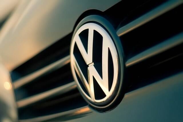 Oskarżony o oszustwo w USA koncern Volkswagen ma kłopoty na całym świecie. Chodzi o nadmierną emisję spalin. We Wrocławiu zdaje się to jednak nikogo