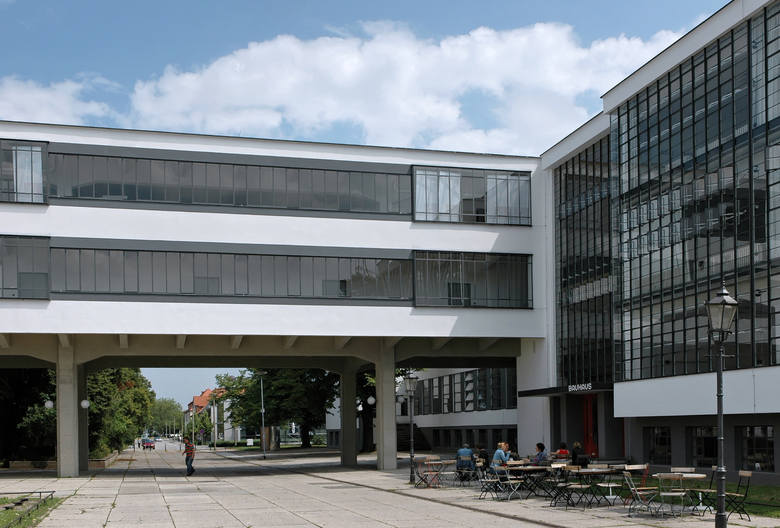 Dobrze Zaprojektowane: Bauhaus, czyli poukładana szkoła poukładanej architektury