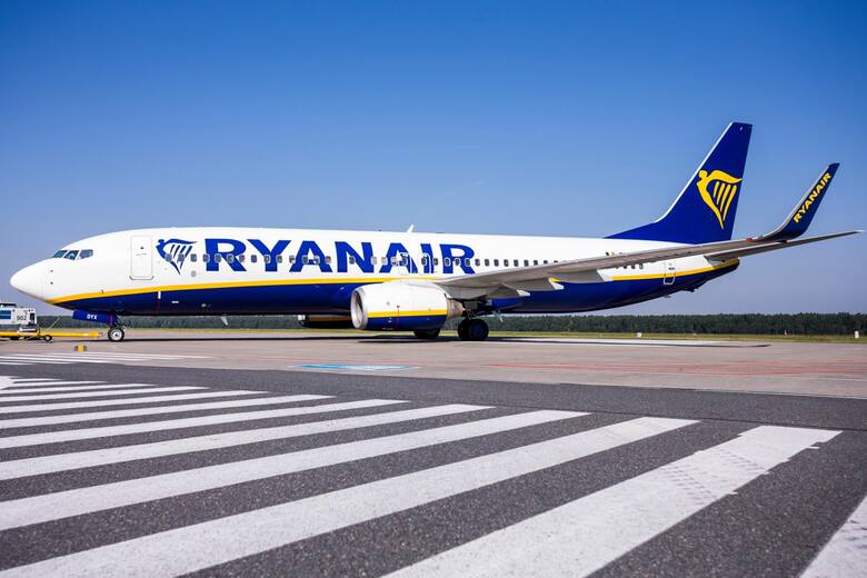 Od 2012 r. irlandzka linia Ryanair była jedynym przewoźnikiem, zabierającym turystów na wycieczki z lotniska w Modlinie.