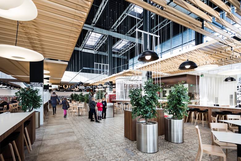 Kategoria: Design, wnętrza, centrum handlowe<br /> <br /> Nowy Food Court w Galerii Jurajskiej w Częstochowie – GTC/MAAS Projekt