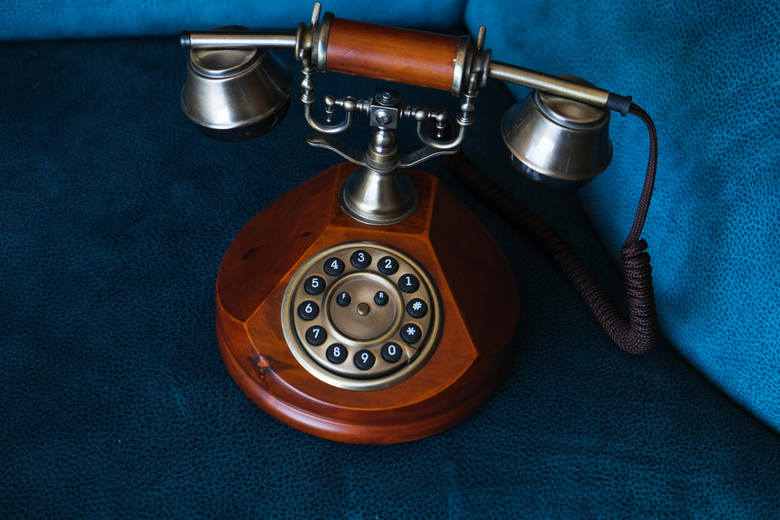 <strong>#9: TELEFON</strong><br /> <br /> Wynalazek, dzięki któremu jesteśmy w stanie komunikować się na odległość za pośrednictwem głosu, jest zdecydowanie jednym z najbardziej przełomowych. Dziś oczywiście został rozwinięty o kolejny etap - telefonię komórkową - co kompletnie zrewolucjonizowało nasz...