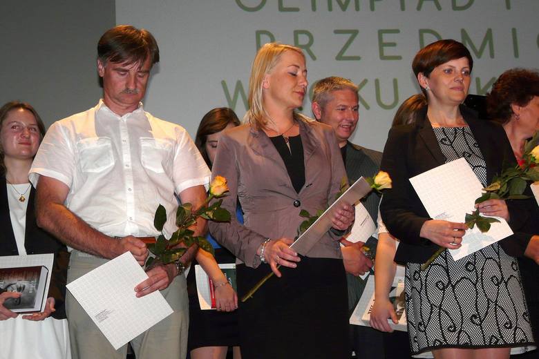 Władze Skierniewic nagrodziły laureatów konkursów i olimpiad