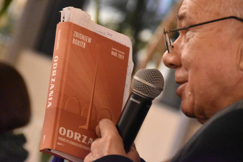 Zbigniew Rokita to m.in. tegoroczny stypendysta kulturalny prezydenta Gorzowa. Dostał pieniądze na napisanie książki. Finansowo wsparł go także Wrocław