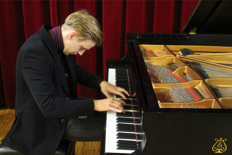 Biesa nieprzerwana lekcja muzyki, czyli historia dorastania do Chopina