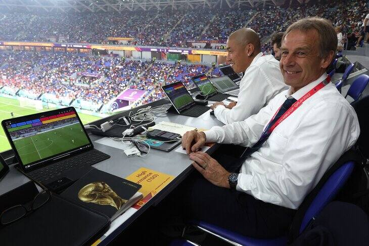 Jürgen Klinsmann jako komentator-ekspert podczas mundialu 2022 w katarze