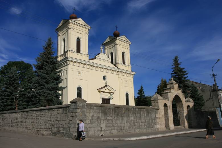 Polski kościół w Krzemieńcu, w którym znajduje się pomnik Juliusza Słowackiego dłuta Wacława Szymanowskiego oraz inne epitafia polskie.<br /> 