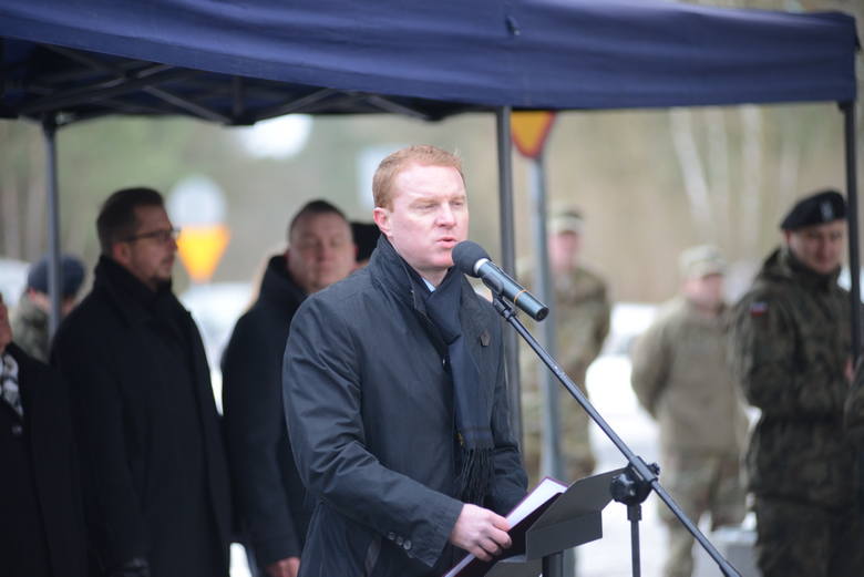 Amerykańskich żołnierzy witał burmistrz Żagania Daniel Marchewka.