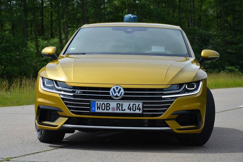 Volkswagen Arteon Na polski i europejski rynek wchodzi nowy model Volkswagena - Arteon. To samochód klasy średniej, który ma przyciągać nabywców sportową