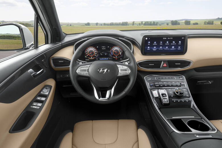 Hyundai Santa Feowa wersja flagowego SUV-a Hyundai oferuje szereg ulepszeń oraz nowe układy napędowe - hybrydowy i hybrydowy plug-in. Ponadto będzie