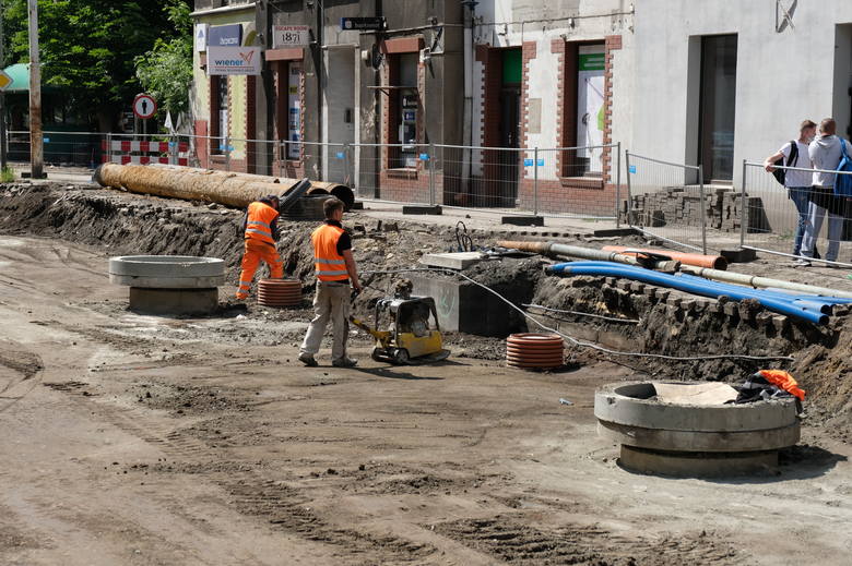 W Chorzowie remontują ulice 3 Maja i Hajducką. Trwają
