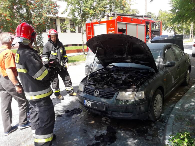 Pożar samochodu na ul. Jaworskiego w Skierniewicach